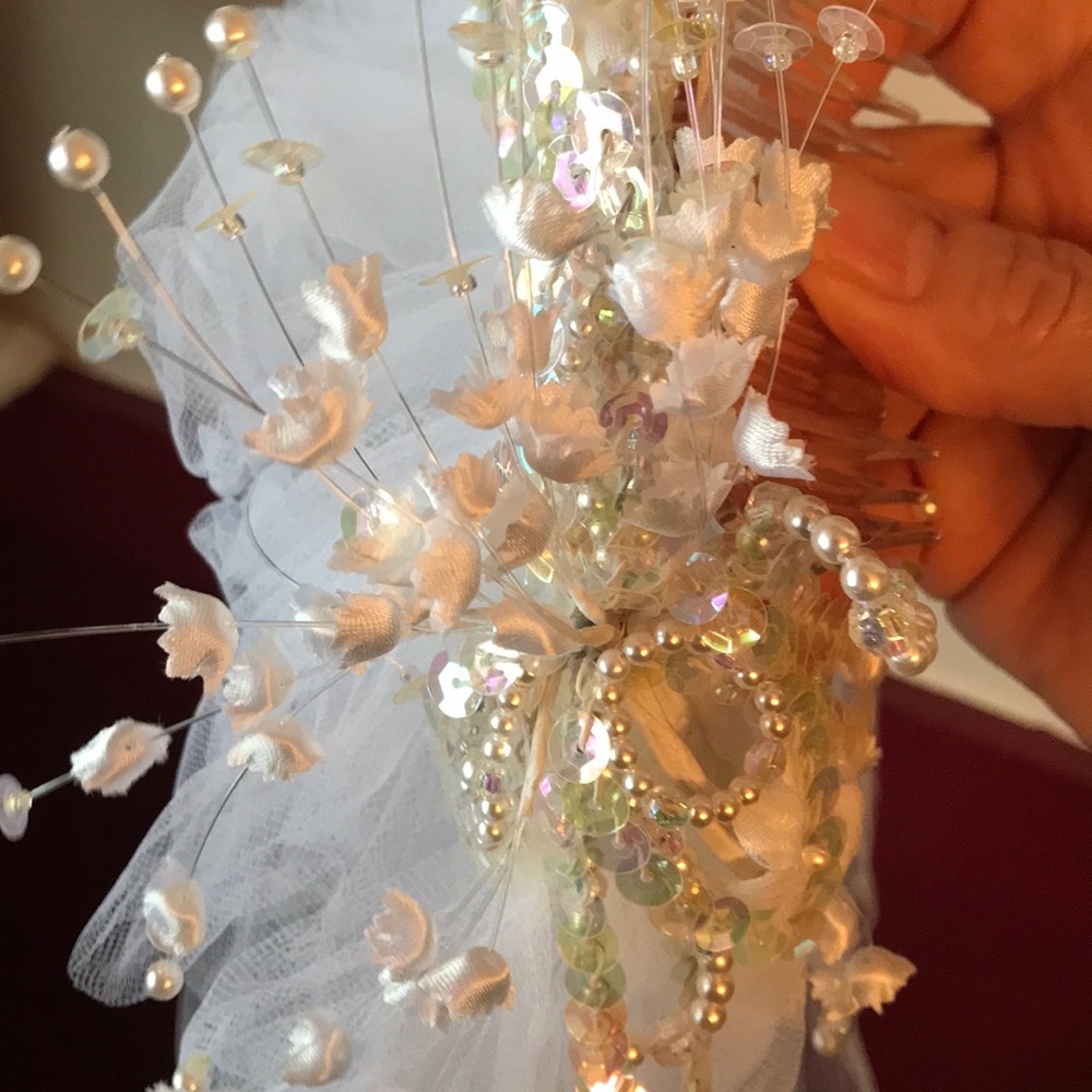 Vintage Bridal Veil - Picture 3 of 8